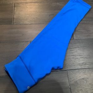 Lululemon Dark Light Blue Reversible Crops - Sz 6